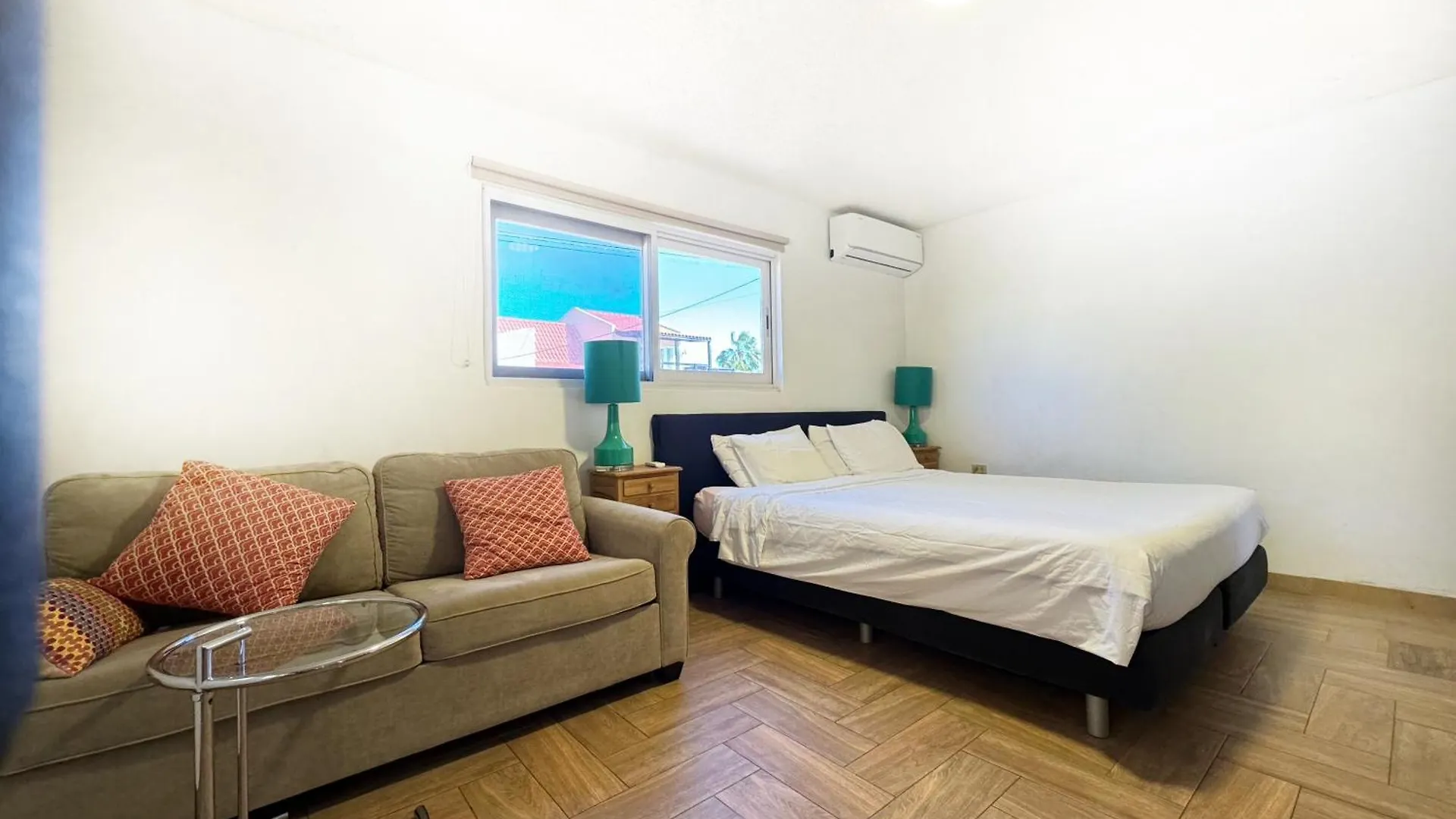 Casalina Garden 2 Blocks To Palm Beach & Kitesurfing School 0*,  Aruba