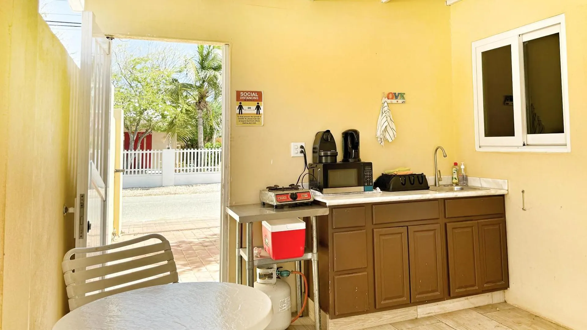 Casalina Garden 2 Blocks To Palm Beach & Kitesurfing School