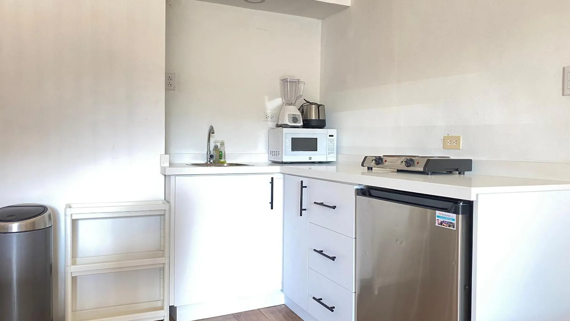 Casalina Garden 2 Blocks To Palm Beach & Kitesurfing School Apartment
