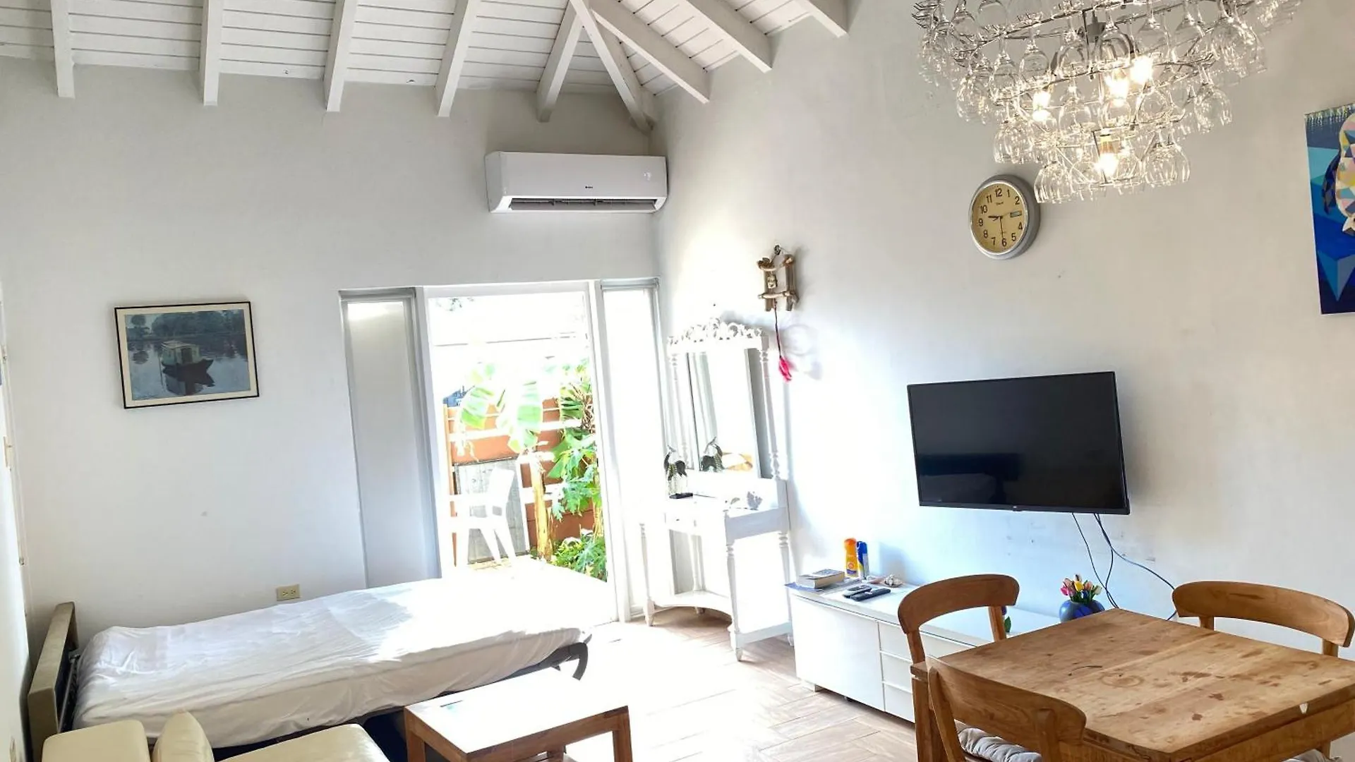 Casalina Garden 2 Blocks To Palm Beach & Kitesurfing School Apartment