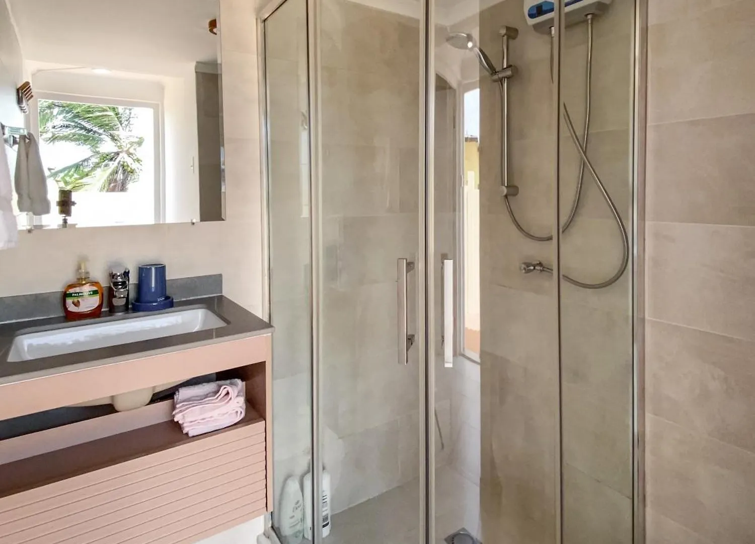 Casalina Garden 2 Blocks To Palm Beach & Kitesurfing School Apartment