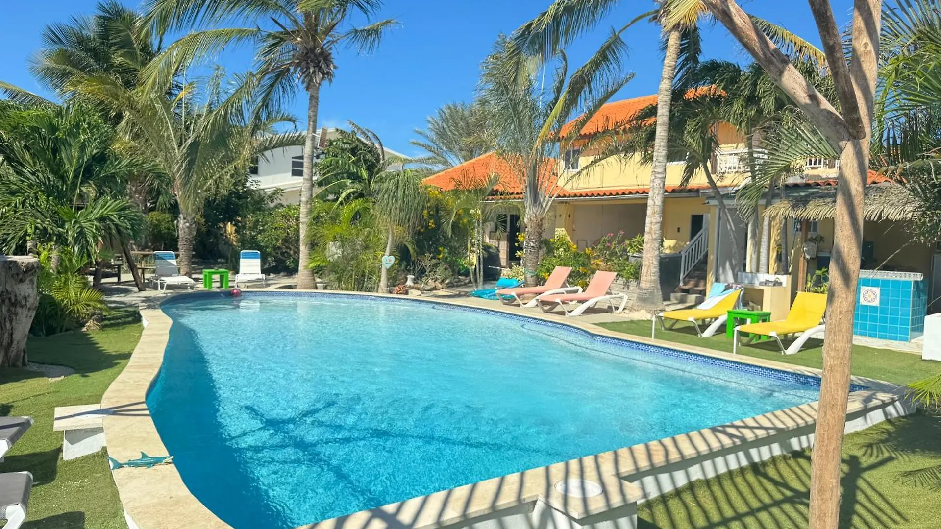 Apartment Casalina Garden 2 Blocks To Palm Beach & Kitesurfing School