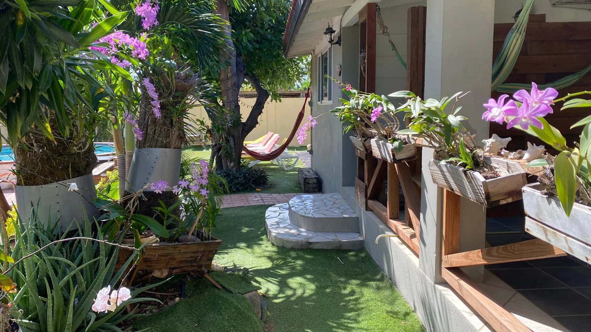 Casalina Garden 2 Blocks To Palm Beach & Kitesurfing School