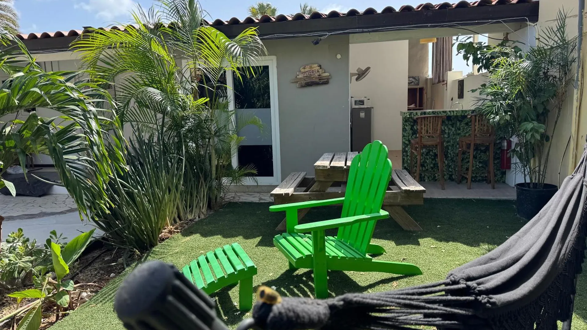 Casalina Garden 2 Blocks To Palm Beach & Kitesurfing School Aruba