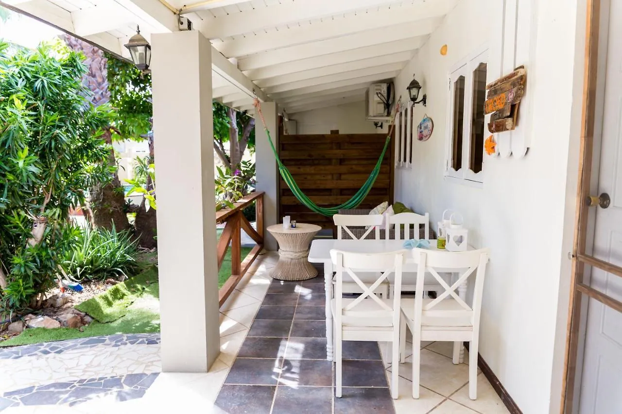Casalina Garden 2 Blocks To Palm Beach & Kitesurfing School