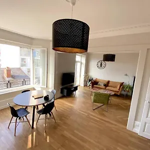  Apartment T3 De 73 M2 , Garage , Vue Montagnes Et Chateau France