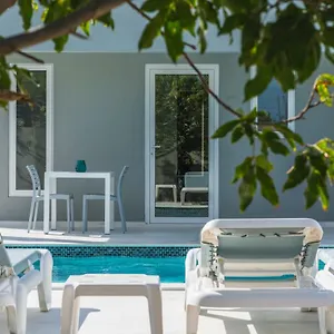 Apartment Hideout - From Eagle, Palm Beach